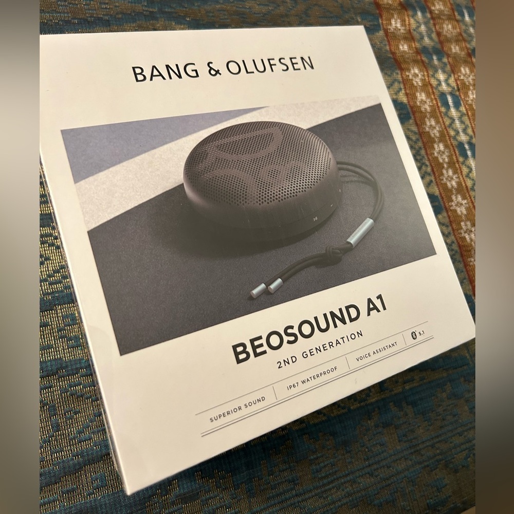 B&O Bang and Olufsen Beosound A1 2nd Gen Portable Bluetooth Speaker | Brand New